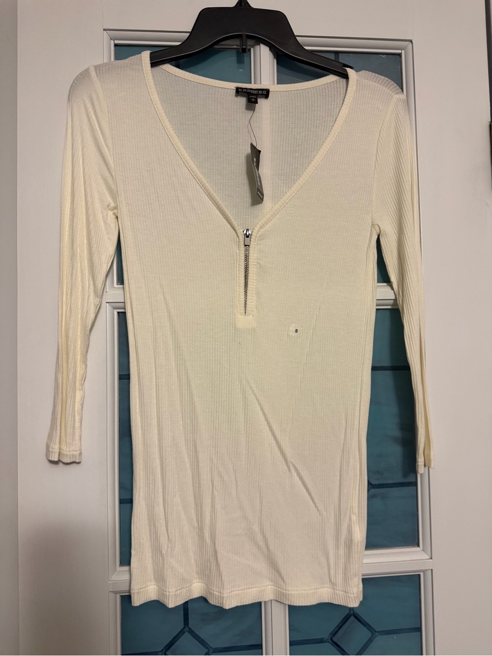 Express Cream Ribbed V-Neck Zip-Front Tunic - Picture 1 of 5